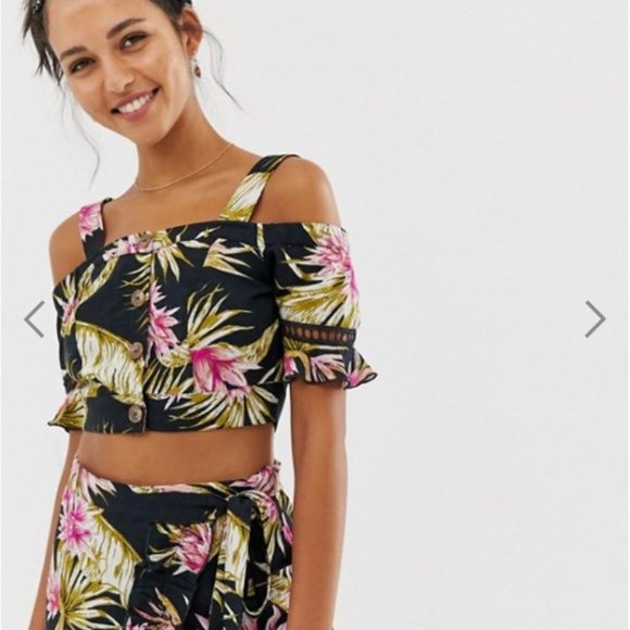RIVER ISLAND Tropical Palm Cold Shoulder Crop Top - Picture 9 of 12
